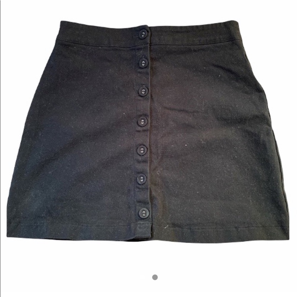 Black buttoned skirt